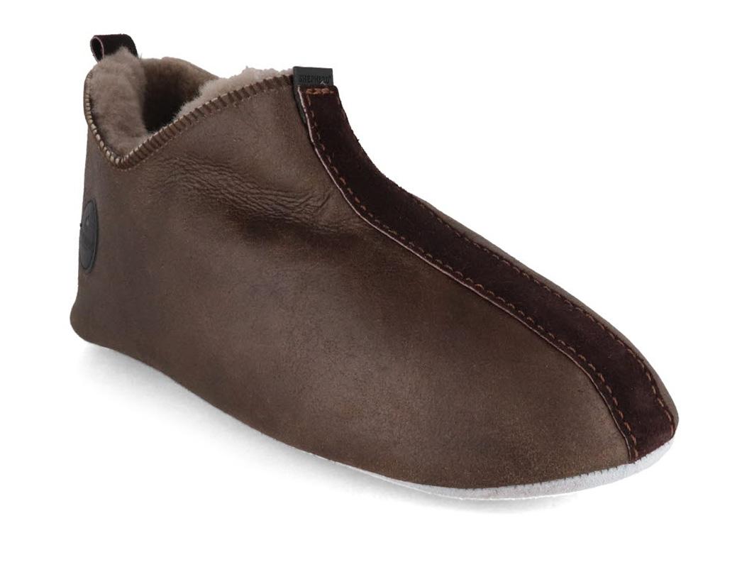 SHEPHERD� Chaussons en peau de mouton Henrik, pierre antique huil�e